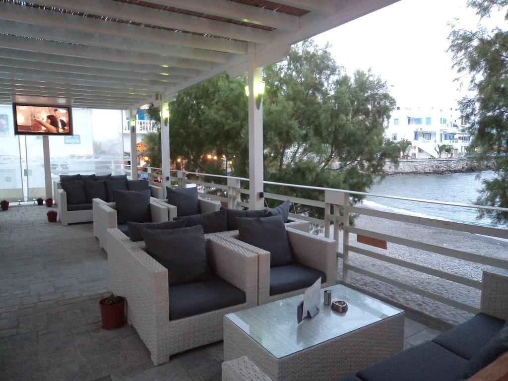 Karabo Hotel Livadi  エクステリア 写真